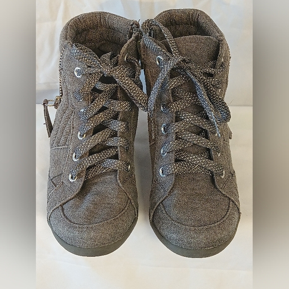 𝑱𝒖𝒔𝒕𝒊𝒄𝒆 𝑯𝒊𝒈𝒉-𝑻𝒐𝒑 𝑾𝒆𝒅𝒈𝒆 𝒁𝒊𝒑𝒑𝒆𝒓 𝑺𝒏𝒆𝒂𝒌𝒆𝒓𝒔/𝗕𝘅#02 - Picture 4 of 14